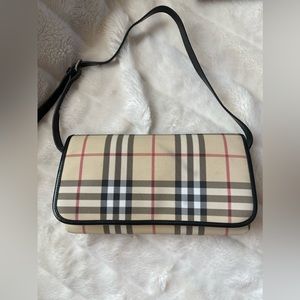 ‼️Sold‼️Burberry Shoulder Bago